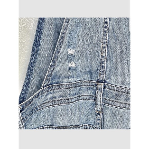 Forever 21 Womens Overall Shorts Size 29 Rolled Up Jean Light Wash Distressed - Picture 6 of 12